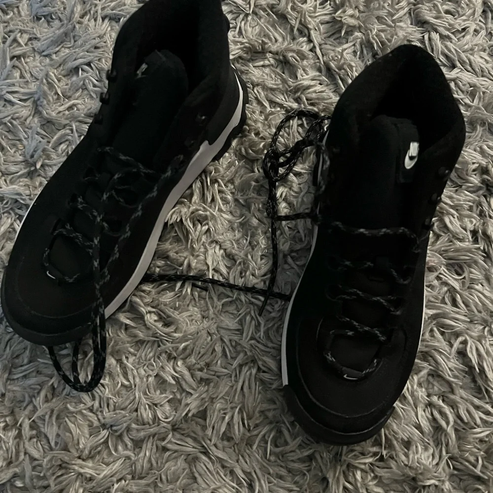 Nike City Classic boot womens new without box black/white size: 7.5 - Picture 6 of 8